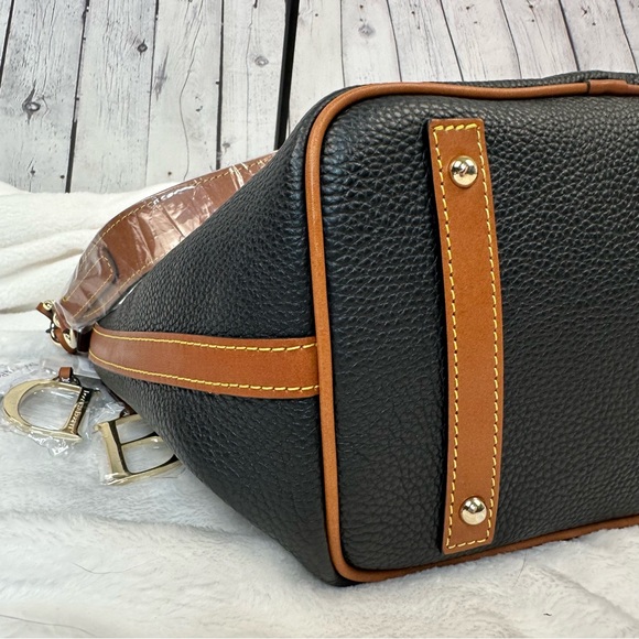 NWT Dooney & Bourke Drawstring Pebble Leather Bucket Bag with Dust Bag & Reg. - Picture 9 of 11